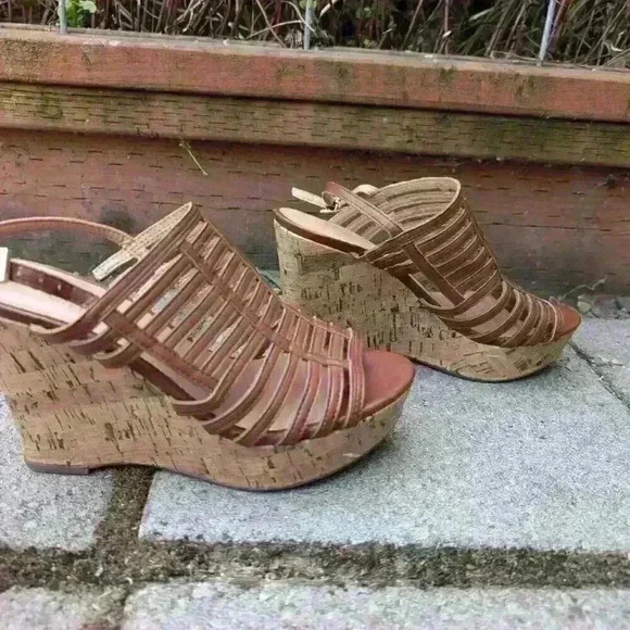 Franco sarto tan woven 4" wedge heels size 6.5 - Picture 4 of 5